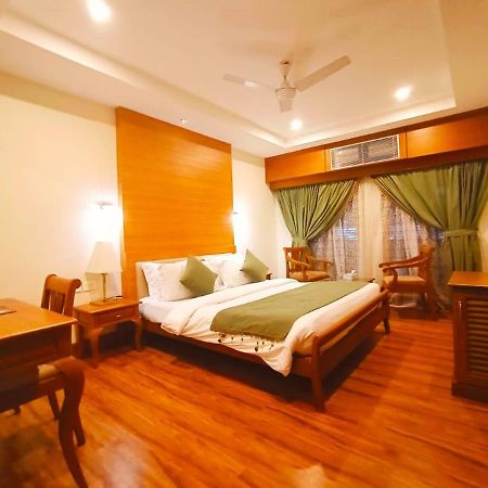Hill Palace Hotel & Spa Kochi Exterior foto